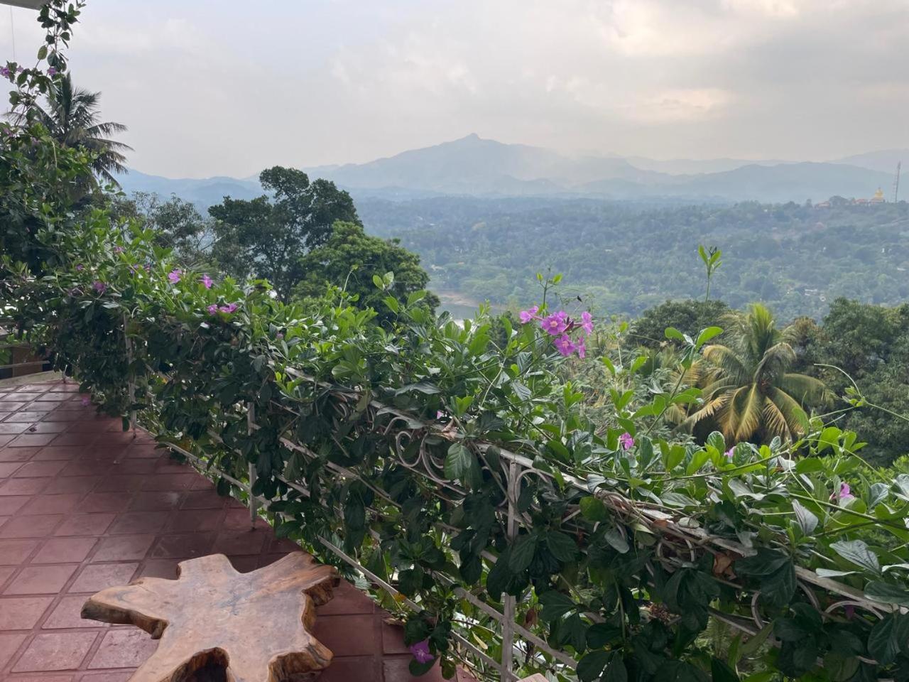 Kandy Gem Inn Blue Hotel Екстериор снимка